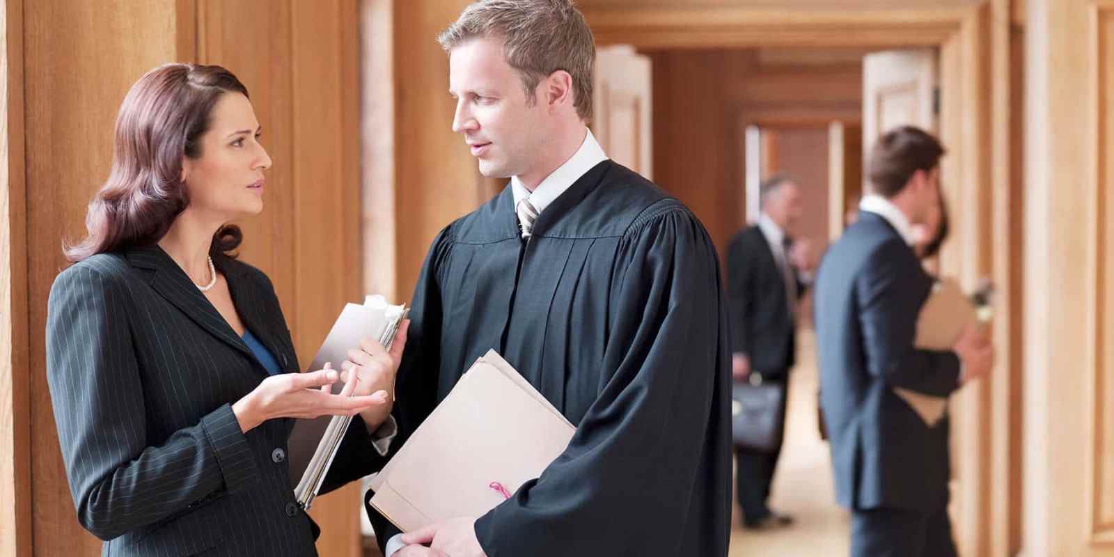 Πέρα από τη Νομική Γνώση: Οι Δεξιότητες που Ξεχωρίζουν τους Δικηγόρους της Νέας Εποχής