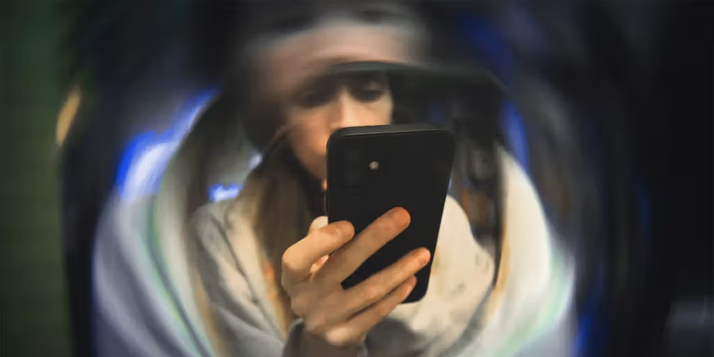 Doomscrolling και Νέες Γενιές: Τι δείχνουν τα Δεδομένα για τη Gen Z