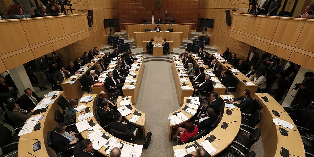 Εκποιήσεις: Νέο Πακέτο Μέτρων από τη Βουλή με Αλλαγές για Δανειολήπτες και Εγγυητές