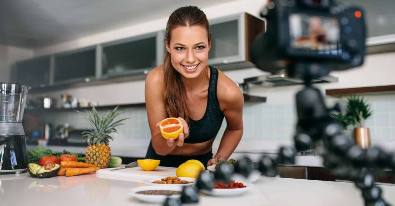 Όταν οι Health Influencers και AI Γίνονται Γιατροί. Η Επικίνδυνη Άνοδος της Αυτοδιάγνωσης