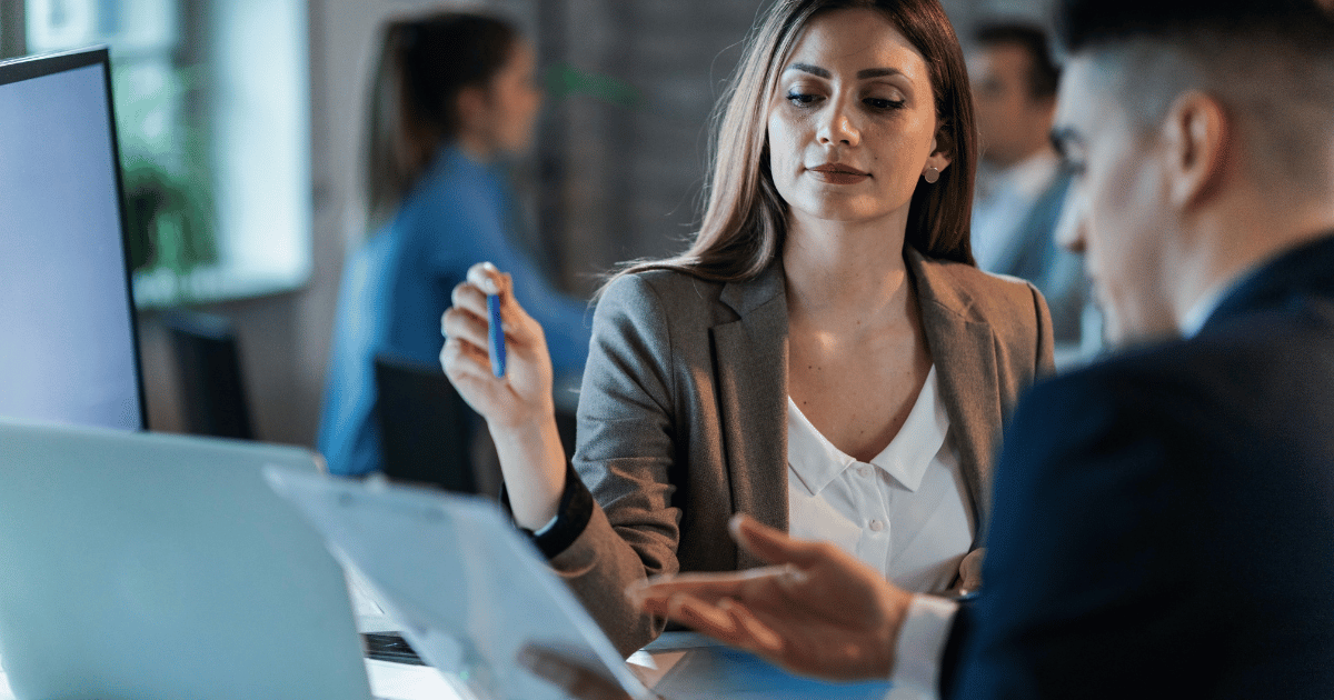Τραπεζικοί υπάλληλοι εκτός εργασίας: 10 επαγγελματικοί τομείς για αλλαγή καριέρας